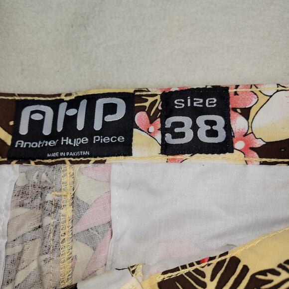 Another Hype Piece Shorts Sz 38 Mens AHP Hawaiian Colorful Floral Bermudas Y2k - Picture 13 of 16